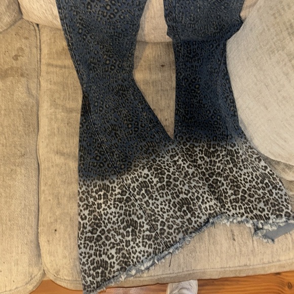 3 for $15! women flare jeans size small Lucky & blessed leopard flare jeans - Picture 3 of 5